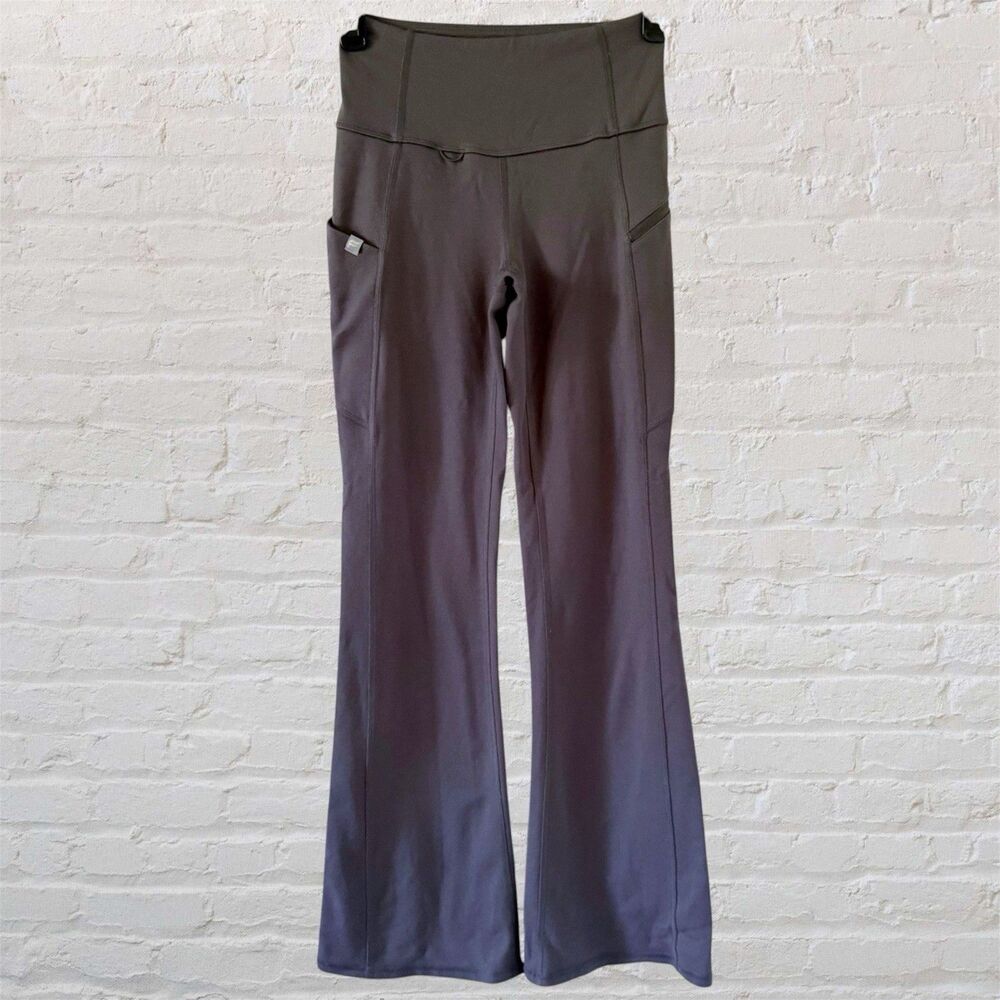 Fabletics Leggings Pants XXS 2XS Short Petite Gray PonteFlex Kick Flare Scrub